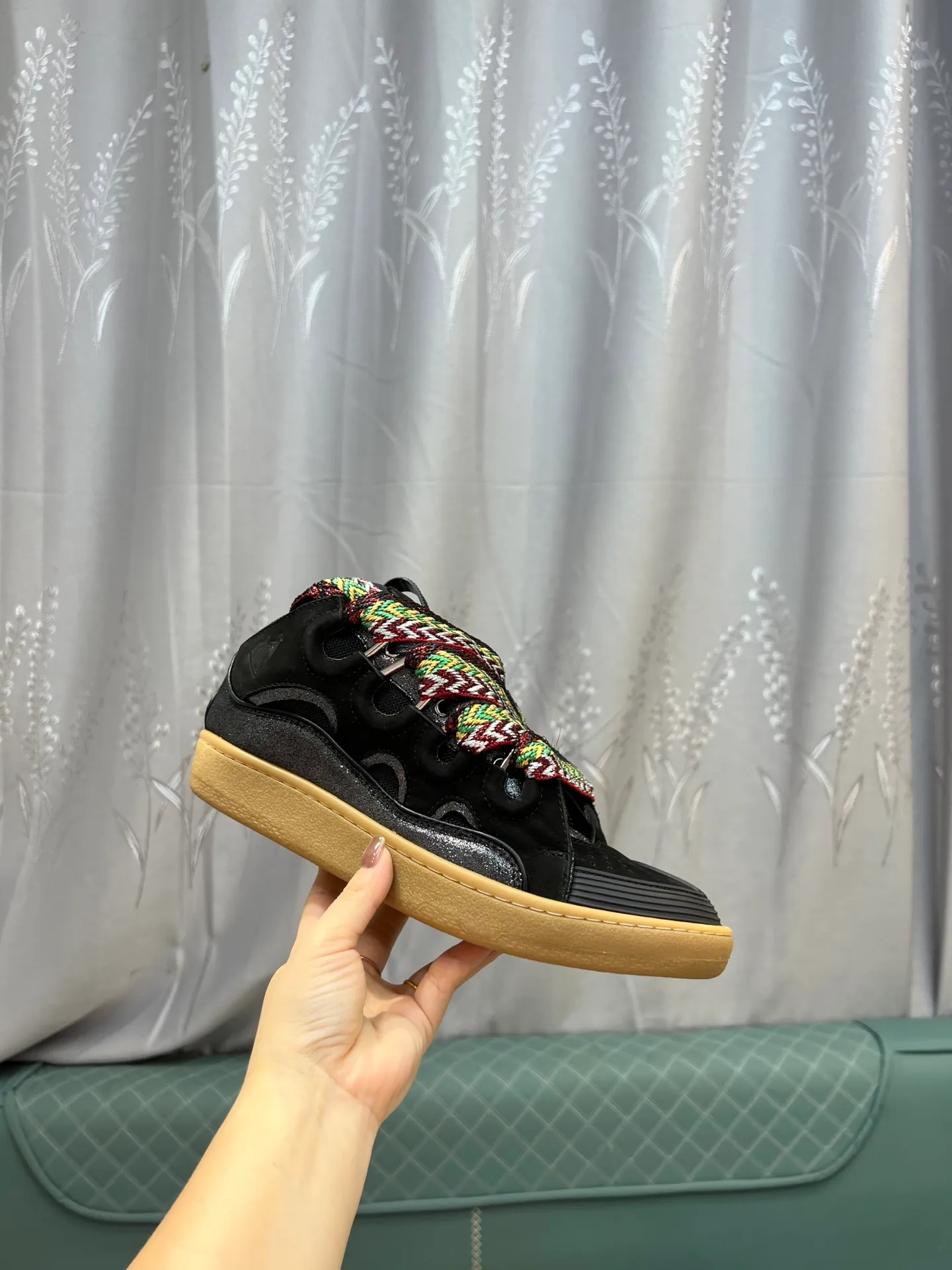 Men's men's shoes💰780 [LANVIN] Latest lace-up fashionable casual sneakers for couples High-quality CLAY couple series‼ ️ The latest trendy products of the season 🌈Many bloggers have planted grass and purchased the original open-mold customization. The upper and outsole are sewn with mark threads without edge sealing. Multiple material splicing combination design. Very versatile for fashionable and casual wear. Comfortable on the feet. Recommended for self-retention (upper cowhide + cow suede + breathable mesh) inner foot pad cowhide exclusive original open-mold clear logo rubber outsole ⚠️36-44 yards (45 custom-made)